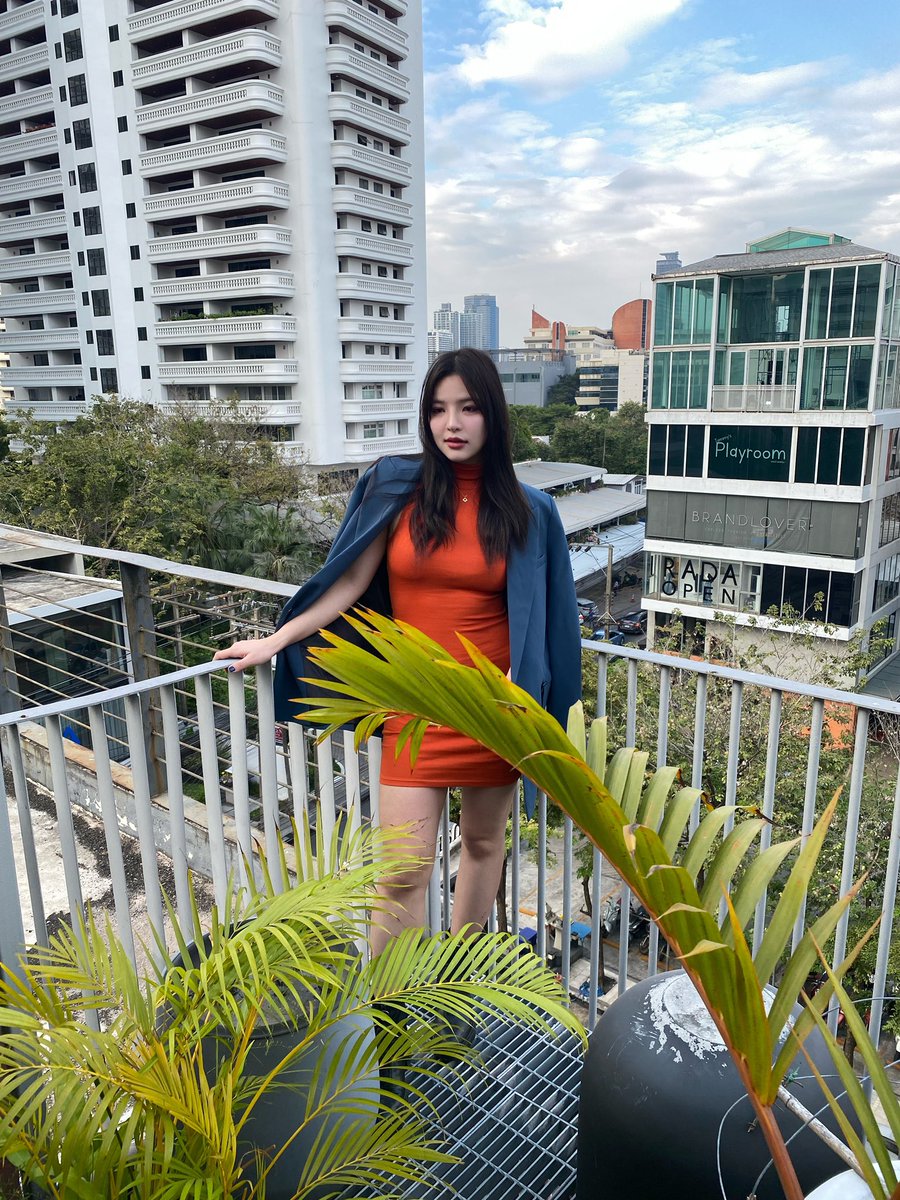 Ornoung_'s tweet photo. พอจะเนียนๆเข้ากับตรุษจีนบ้างมั้ยนะ 🤔😂 Happy Chinese New Year ค่าา ~ 🧧🐉 

#OrnOung #MoveORN https://t.co/UR7cCeALSA