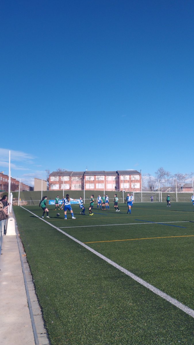 atraaam's tweet image. Descans a l'Olímpia. @CESabadell 1- 0 @UEFigueres  Som-hi Unió 💙🤍🔝⚽ #UEFigueres #primerequipfemení #1adivfem #futbolcat #ForçaUnió
