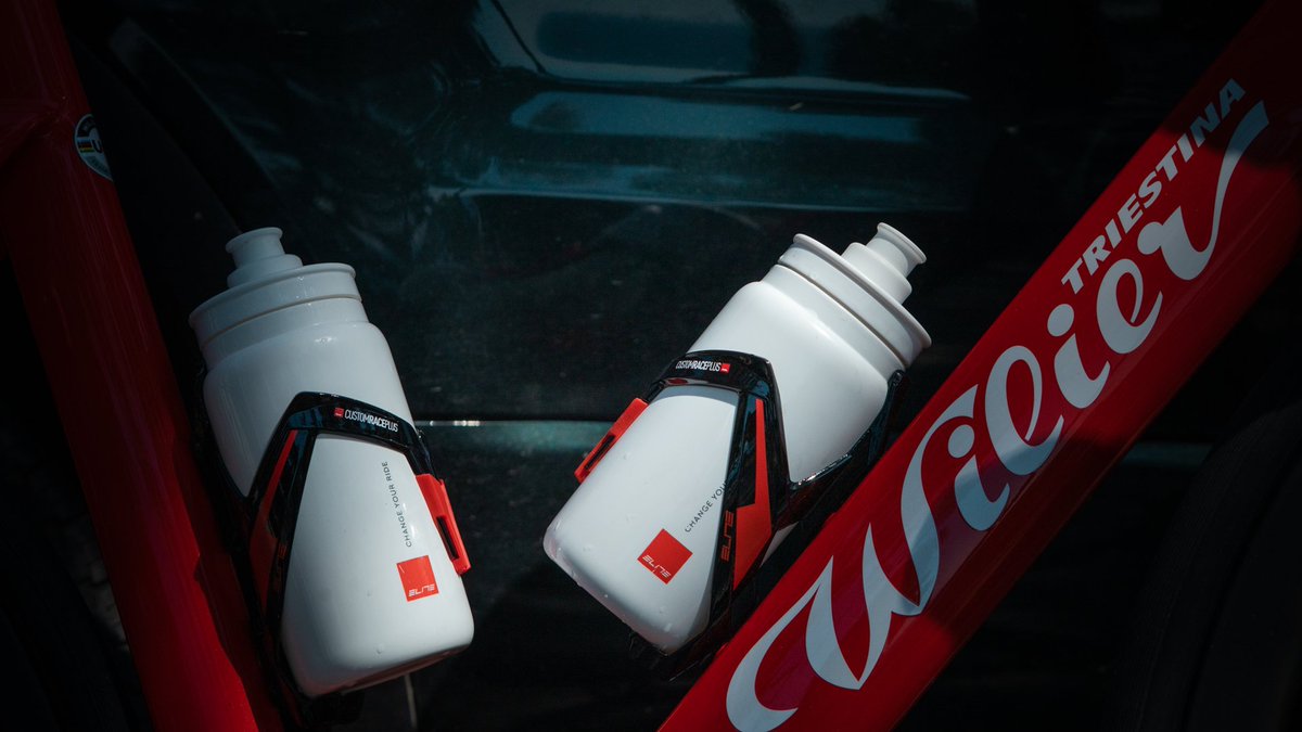 Shimanoven's tweet photo. ¿Sabías que para mantenerte hidratado sobre tu bicicleta deberías beber agua cada veinte minutos? 😳 

La botella Fly de @Elitelatinamerica puedes llevar tu bebida y alcanzar tu mejor rendimiento

#Elite #elitelatinamerica #changeyourride #elitefly #flyelite #caramañolas https://t.co/0dfKHrvSlZ