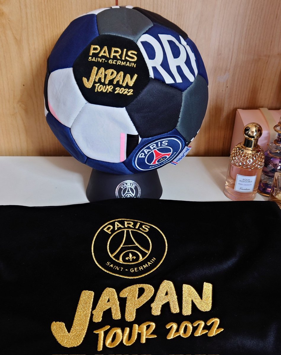 Emma_RSJBJ_'s tweet photo. @PSGJapan 様の素敵企画で当たりました🎉
DM来たときはびっくりした…！
当選するなんて思っていなかったからめちゃくちゃ嬉しい♥
大事にします！
今年もJAPANツアーがあると良いな…✨ https://t.co/jhvlMh0wWr