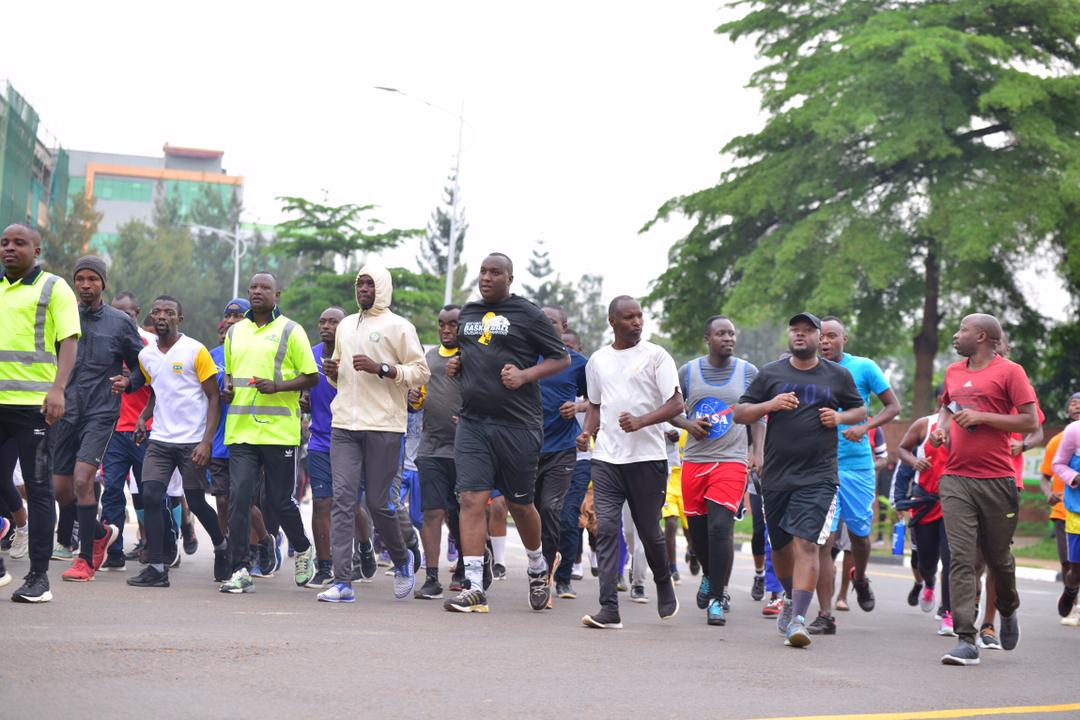 SPNiyonsenga's tweet image. Today, residents of the City of Kigali participated in #CarFreeDay mass sports, a bi-monthly exercise designed to promote healthy lifestyles and a green city. #LetsBeActive #LetsGetMoving #EveryMoveCounts #beatNCDs

📸 @CityofKigali