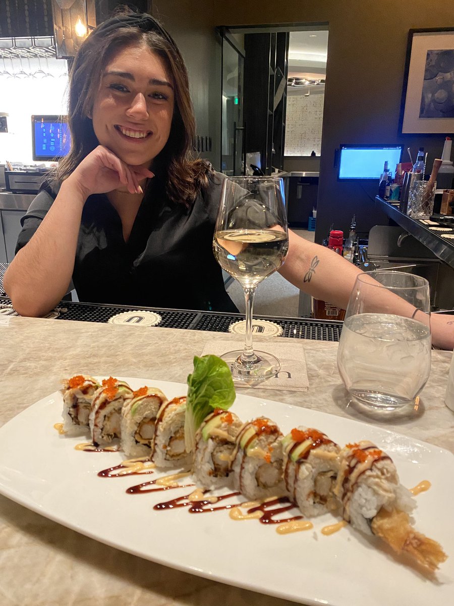 Going gaga for Goyang Roll served with a superb glass of Sauvignon Blanc and our bartender’s bright smile <a href="/CitronBaltimore/">Citron Baltimore</a>  #cheers #Baltimore #RestaurantLife #dinner #wsrestaurant #citronbaltimore
