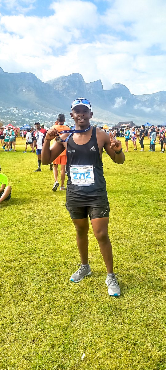 We officially opened the 2023 running season this morning with the Top Form Bay To Bay 30km. All roads now lead to the Cape Peninsula Marathon on Feb ,19th. 👊🏽🙌🏾

#RunningWithTumiSole
#RunningWithSoleA
#FetchYourBody2023
#IPaintedMyRun
 strava.com/athletes/78224…