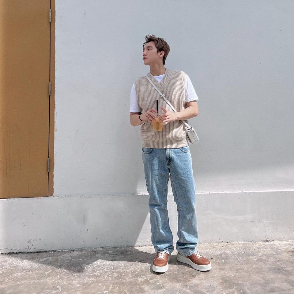 sontung_mmeme's tweet photo. [ UPDATE FB &amp; INS]

Mùng 1🌹🎉🎉🎉
#sontungmtp #mtpisus https://t.co/rksBRLja4w
