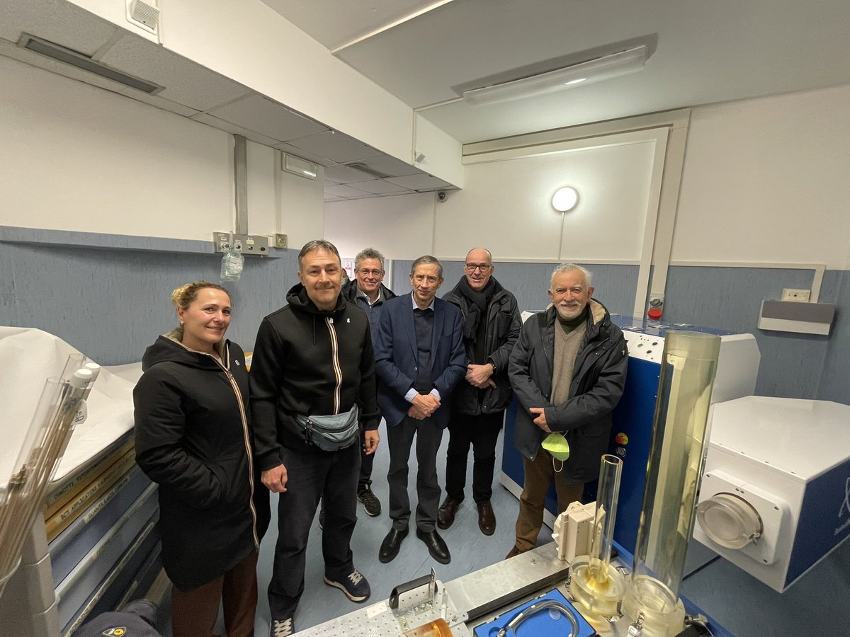 CISUP1's tweet photo. Il Rettore @unipisa in visita al laboratorio #CPFR presso @CISUP1 
@RicercaUnipi @FondazionePisa @SIT28281769 #AOUP #ricerca #linac https://t.co/kaFExTnTip