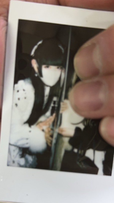 McKORMACK's tweet photo. 品川駅構内で拾いました。心当たりのある方いらっしゃいましたら、駅員に預けてあります。

もしご本人からDM等来たら消します。

#拡散希望 #チェキ #アイドル https://t.co/VRccs76xdp