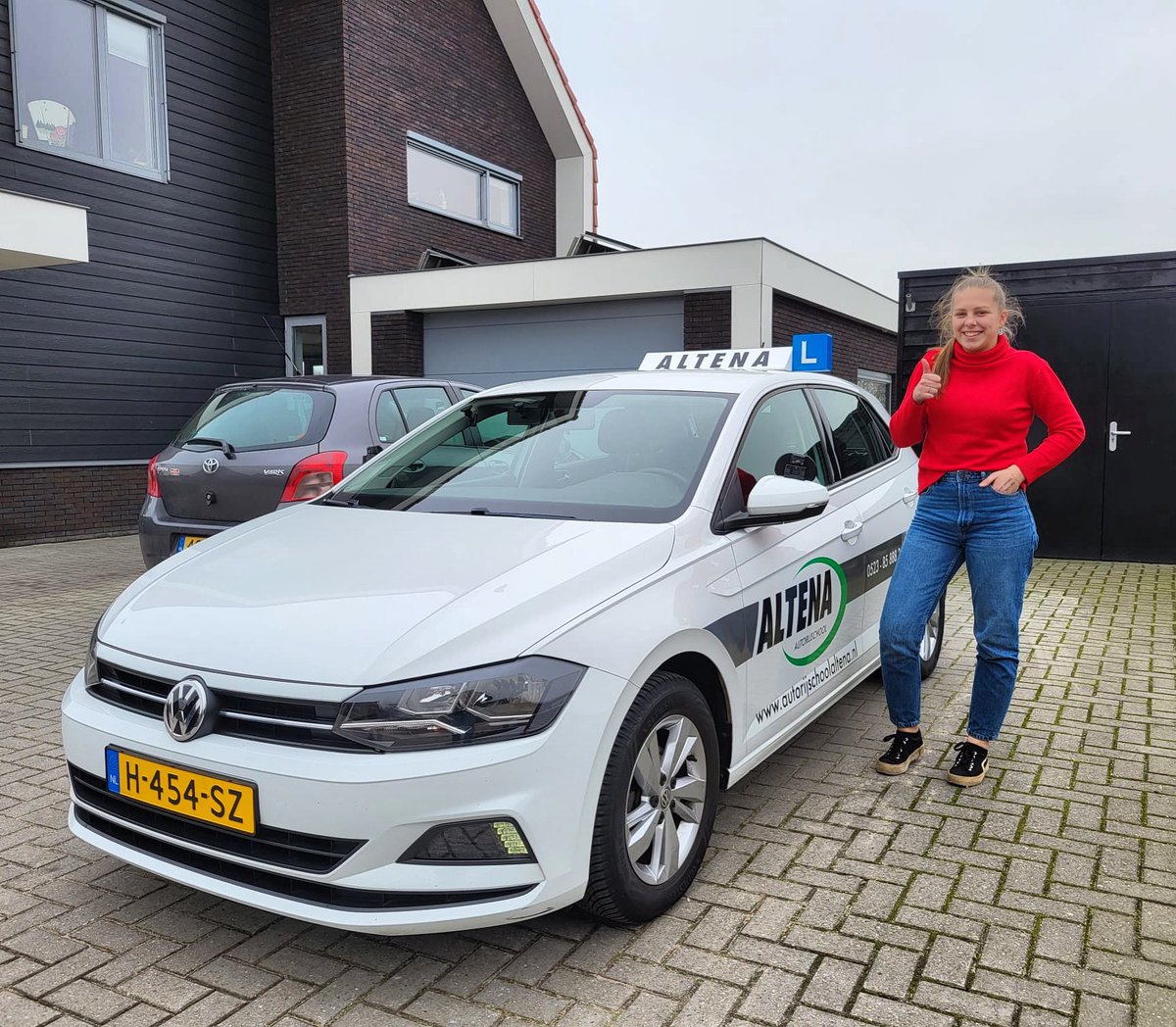 RijschoolAltena's tweet photo. Terugkijkend op de afgelopen week kunnen we stellen dat het jaar goed zijn begonnen!
Slagingspercentage tot nu toe 100%! (Eens kijken hoe lang het zo blijft)
#mijnweekin4fotos https://t.co/FrJnNYAUCB