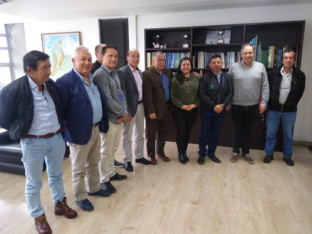 ghisecheverry's tweet photo. #Resumen: El martes fui posesionada para dirigir el @IDEAMColombia. Inicié trabajo articulado con @MinSaludCol y @MinAmbienteCo. Primer encuentro con junta @sintraideam. Participé en PMU Rosas, Cauca desde la @UNGRD. Iniciamos gestión al interior del instituto. ¡Seguimos! ✊🌱 https://t.co/J17g7SbpAo