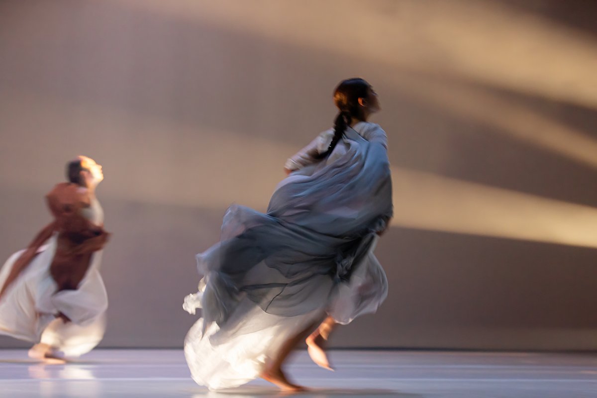 "Het licht zal je bevrijden"
De exclusieve premiere van Particles of God bijna uitverkocht. Wees er nog snel bij! Patrick Defort van Musicalvibes omschreef zijn ervaringen van de eerste try-out. Klik op volgende link voor meer info mailchi.mp/isabellebeerna…
Foto : Kim Vos