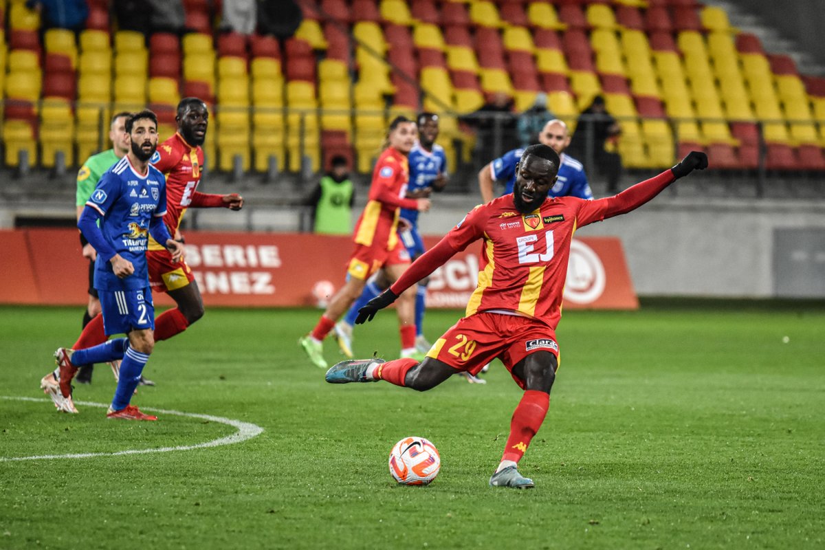 LEMANSFC's tweet image. #CSSALMFC Vidéo : Le 𝐩𝐨𝐢𝐧𝐭-𝐩𝐫𝐞𝐬𝐬𝐞 avant Sedan 👉 bit.ly/3QX4fvi

🎙 Réginald Ray
🎙 Edwin Quarshie

#AllezLEMANSFC 🔴🟡