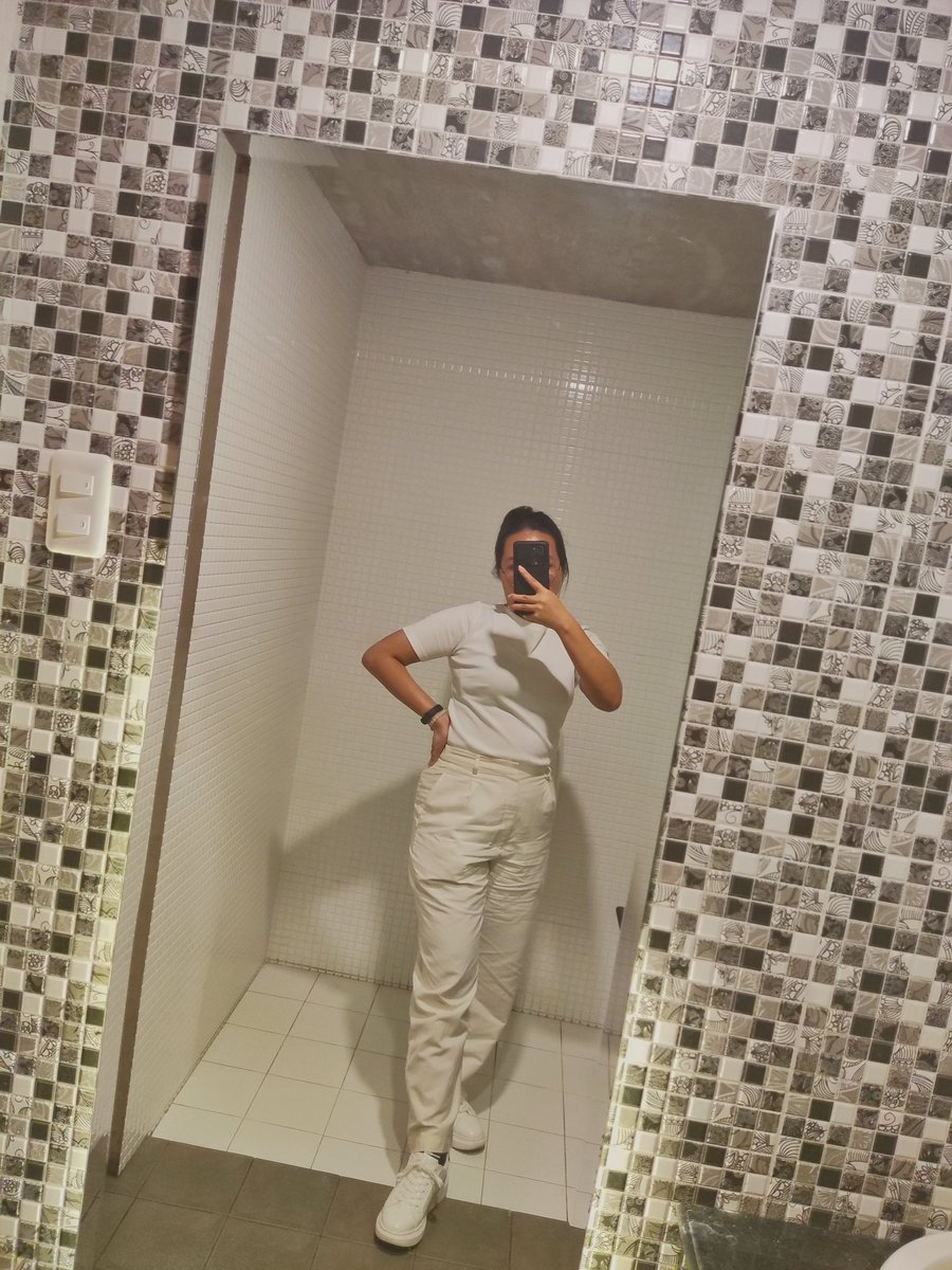 ultraluminary27's tweet photo. Still alive and existing 😁 https://t.co/65Ub7YLyEG
