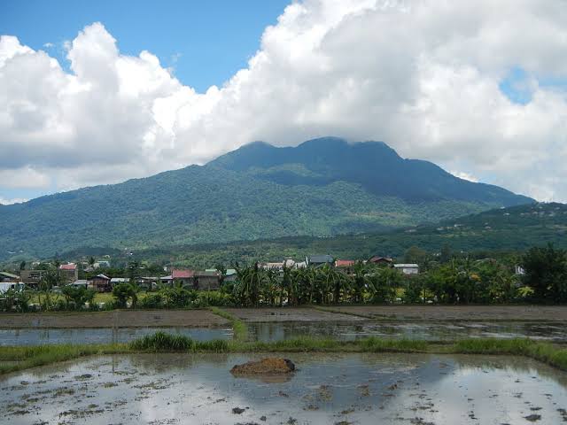 CassieArgeneau's tweet photo. @BAGTENDER Oh fr!! We had a mountain here that shaped like a sleeping lady on a reclining position. https://t.co/AEcmXktyWv