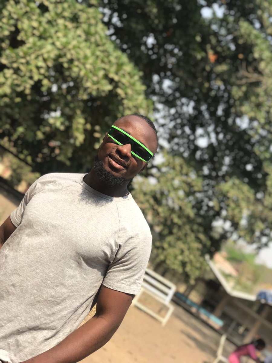 temitopeolukole's tweet photo. I want to know your Boss. https://t.co/FdPQhSuG2d