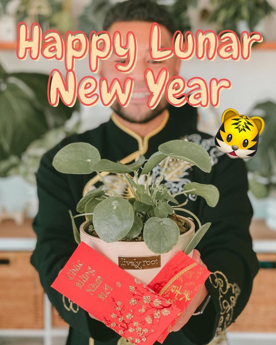 livelyroot's tweet photo. Happy Lunar New YEAR ๐งง #livelyrootโ #lunarnewyear
โ
Itโs the Year of the Rabbit, a symbol that calls for longevity, peace, and prosperity. According to Lunar New Year tradition, each year brings new fortunes, and 2023 is all about hope ๐ชดโจโ
โ
๐ธ: _thevibespace https://t.co/CeJVH537gb