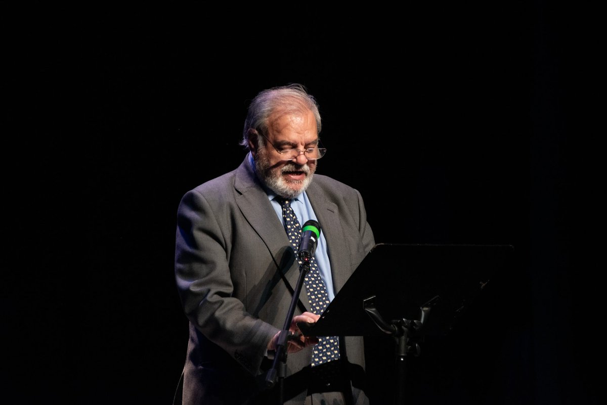 Aquí teniu un recull d'imatges de l'Homenatge a Manuel Oltra celebrat ahir al vespre al Centre Moral i Cultural del Poblenou. Salut i més música per a cobla! 
📸 Jordi Gonzalez 

#musicsperlacobla
#cobladecambradecatalunya #manueloltra