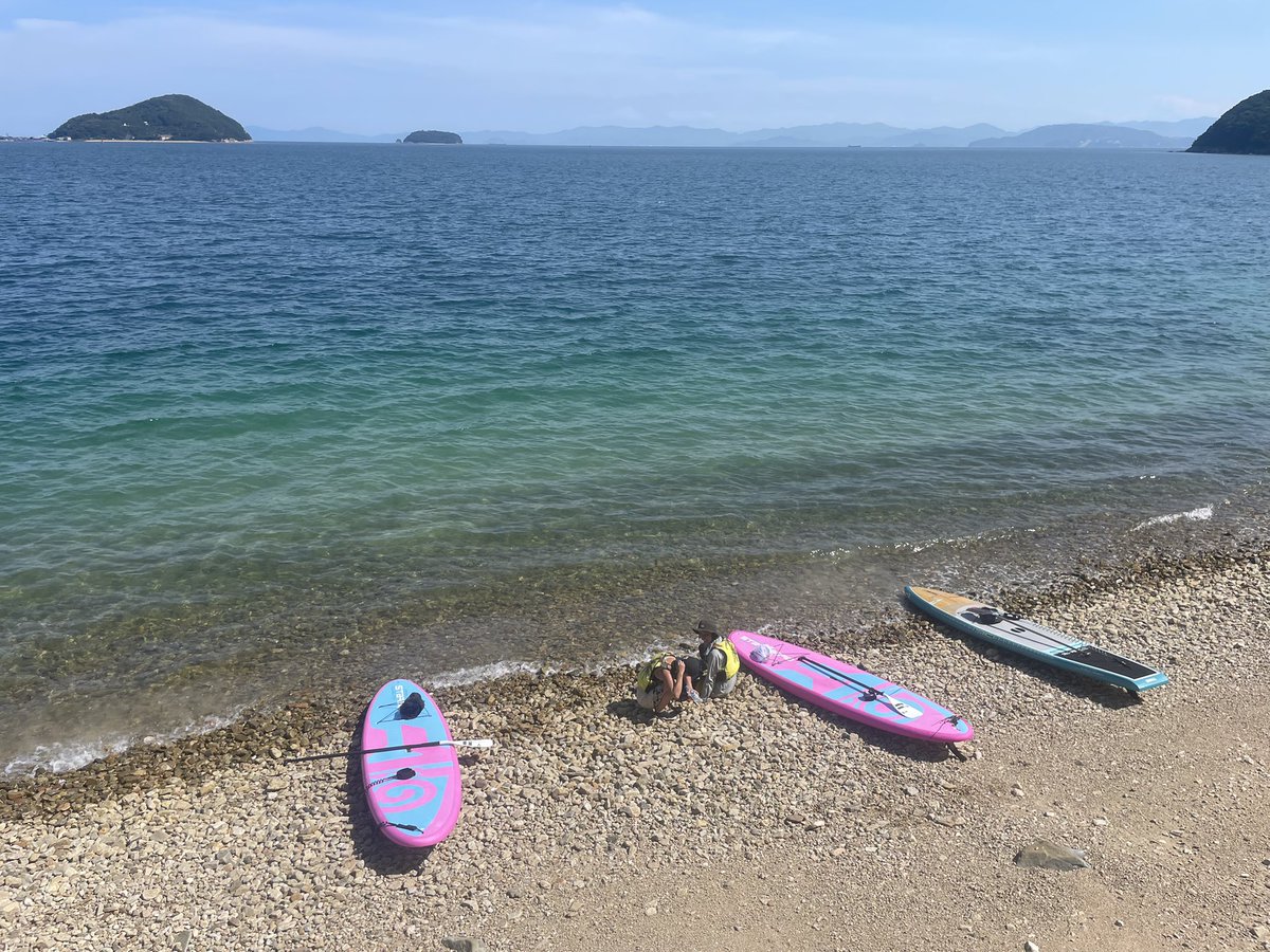 _kamerisa_'s tweet photo. 土まみれのじゃがいも収穫🥔
早朝から出て船酔いして帰ってくる漁🐟
キラキラ美しいすぎるsupツアー🏝
手が凍る中自分より高い木に登るみかん収穫🍊

2022年は第一次産業に触れる機会が多くて、2ヶ月しか東京にいなかった

温かい人達と大きくてきれいな大地だけで、胸がいっぱいな1年でした。 https://t.co/5oI2E6Ofr6
