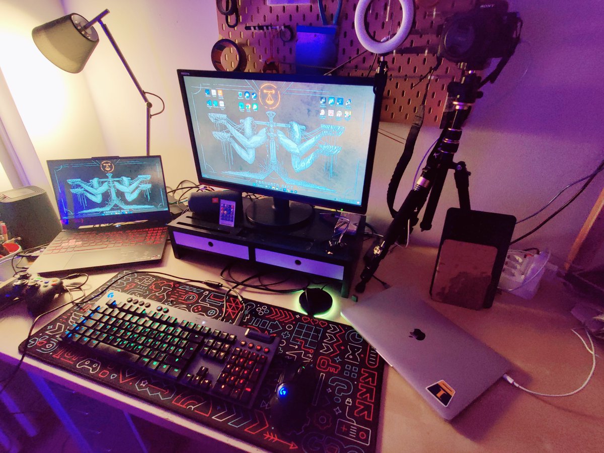 Thathalas's tweet photo. Hey @HuntShowdown here is my entry :) It's more a combined gaming/working setup. :D Good hunting everyone in this give away!  #HuntShowdown #HuntShowYourPact https://t.co/G7PXc20m2a
