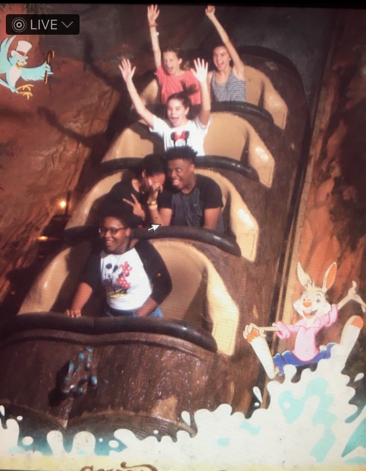 Onlyhereforfu11's tweet photo. Honestly, it was time for a revamp. It doesnโt mean the memories are gone. We will hear new music, see new a new theme, and make new memoriesโฆ.. to which my eyes will still be closed on the drop! ๐๐๐ #splashmountain #itsclosingtime #memories #goodtimes https://t.co/FGvUsJF3BS