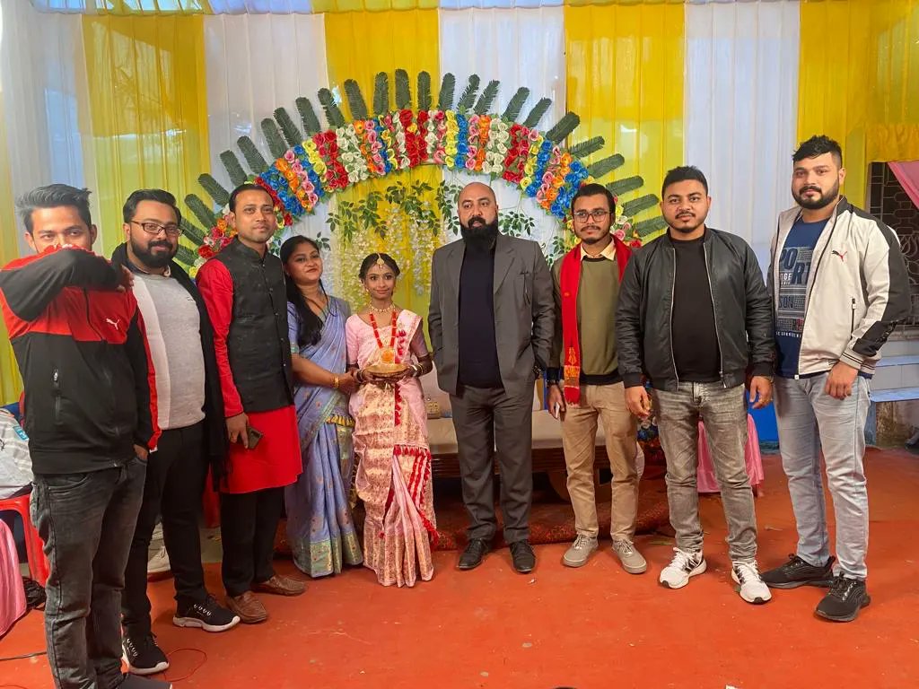 mriganka_dr's tweet photo. #weadingseason .. best wishes for #jugmajiban, also an opportunity to mingle with our #karyakartas ..in #tihu at our HVP @dulaldas 's daughter mrge,WC @arupdas 's daughter ceremony, followed by in #Ghagrapar HVC @madhudeka da' neice 's ,then #jayanta 's brother's mrge at #bilpar https://t.co/o4KB9cIUdt