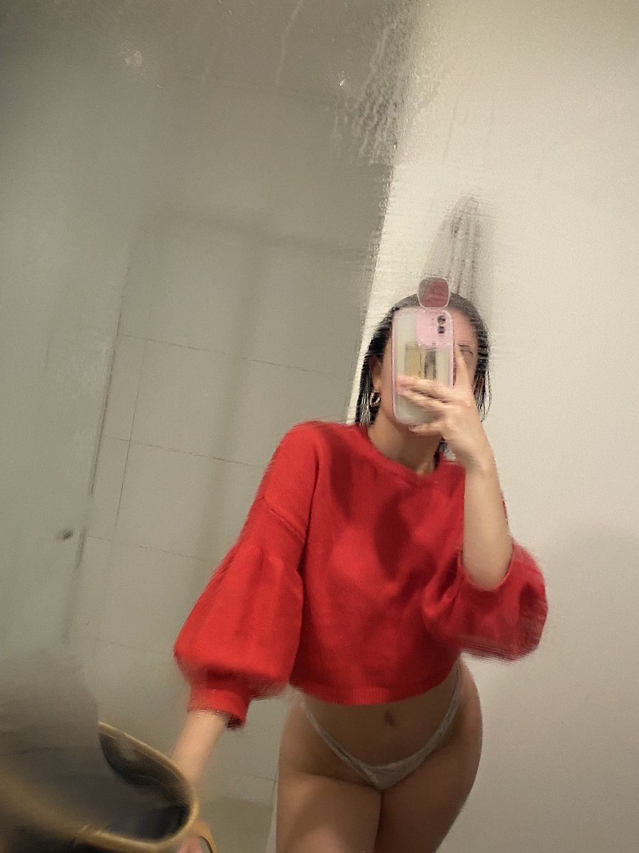 psuarezsofia_'s tweet photo. Me bañe y quede como nueva 🥰 https://t.co/S6BgzTJ8fZ