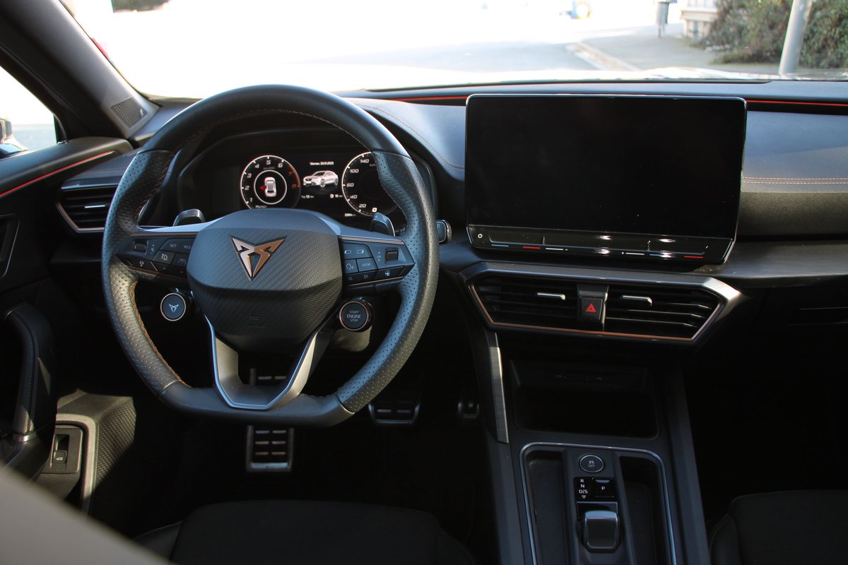DMGVEHICULOS's tweet photo. Las siglas VZ presentes en nuestro stock 😉

No te pierdas este precioso CUPRA FORMENTOR 2.0 TSI 4 DRIVE VZ de 310cv. Toda la info en nuestros portales. https://t.co/IMFhIGaBHA