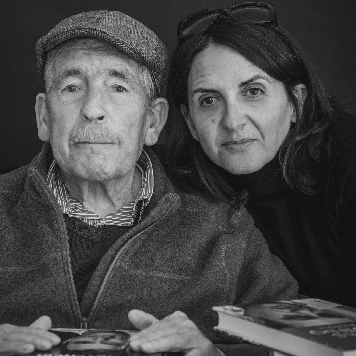 FloraGalera's tweet photo. Mañana 84 años. No he podido tener ni mejor maestro ni mejores andamios. Gracias, hermana por ese instante @lavitanguera https://t.co/vsXJ5Art0G