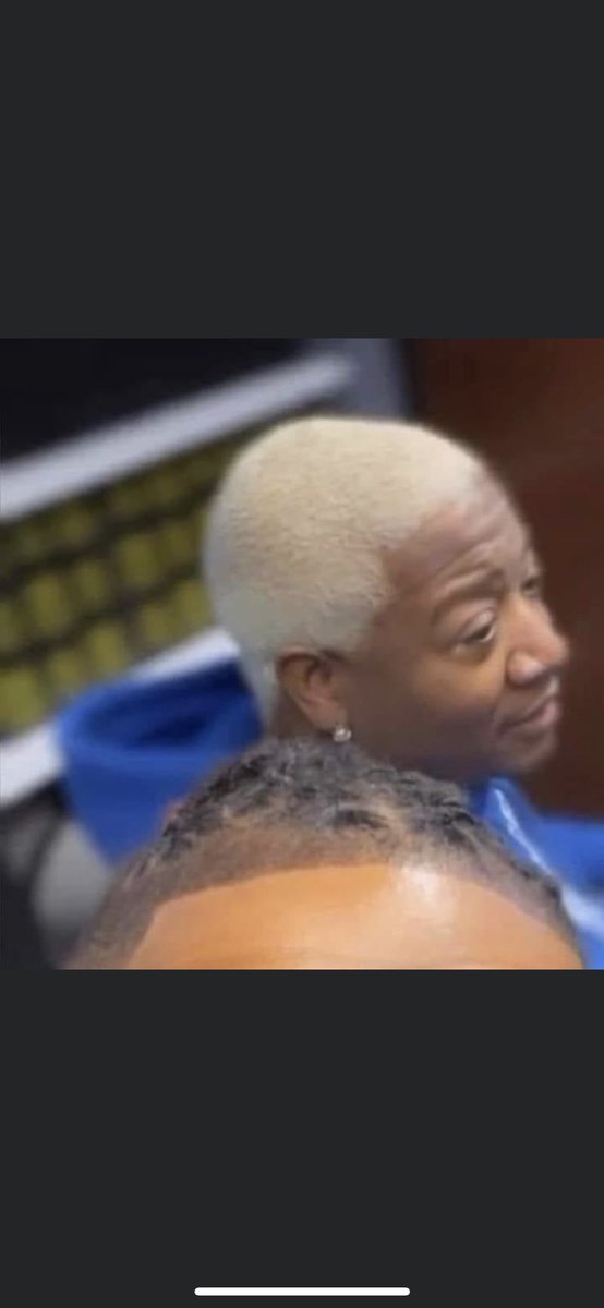 youbeenafan_04's tweet photo. They said Young Joc out here looking like Lunell. 😂😂🤣 https://t.co/f316KStv2O