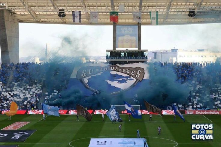 marchegod's tweet photo. Coisas que realmente estão a faltar no Estádio do Dragão https://t.co/NvyT2GOaEV