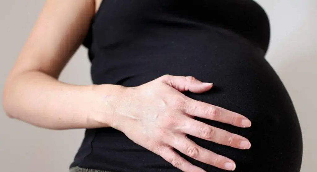 orpnoticiastux's tweet image. #Tecnociencia| 📰 COVID-19 en el embarazo aumenta riesgo de muerte de la madre
Las mujeres embarazadas infectadas por SARS-CoV-2 se enfrentan a un riesgo de muerte siete veces mayor que las que no contraen el virus y a más probabilidades de ingresar en cuidados intensivos.
