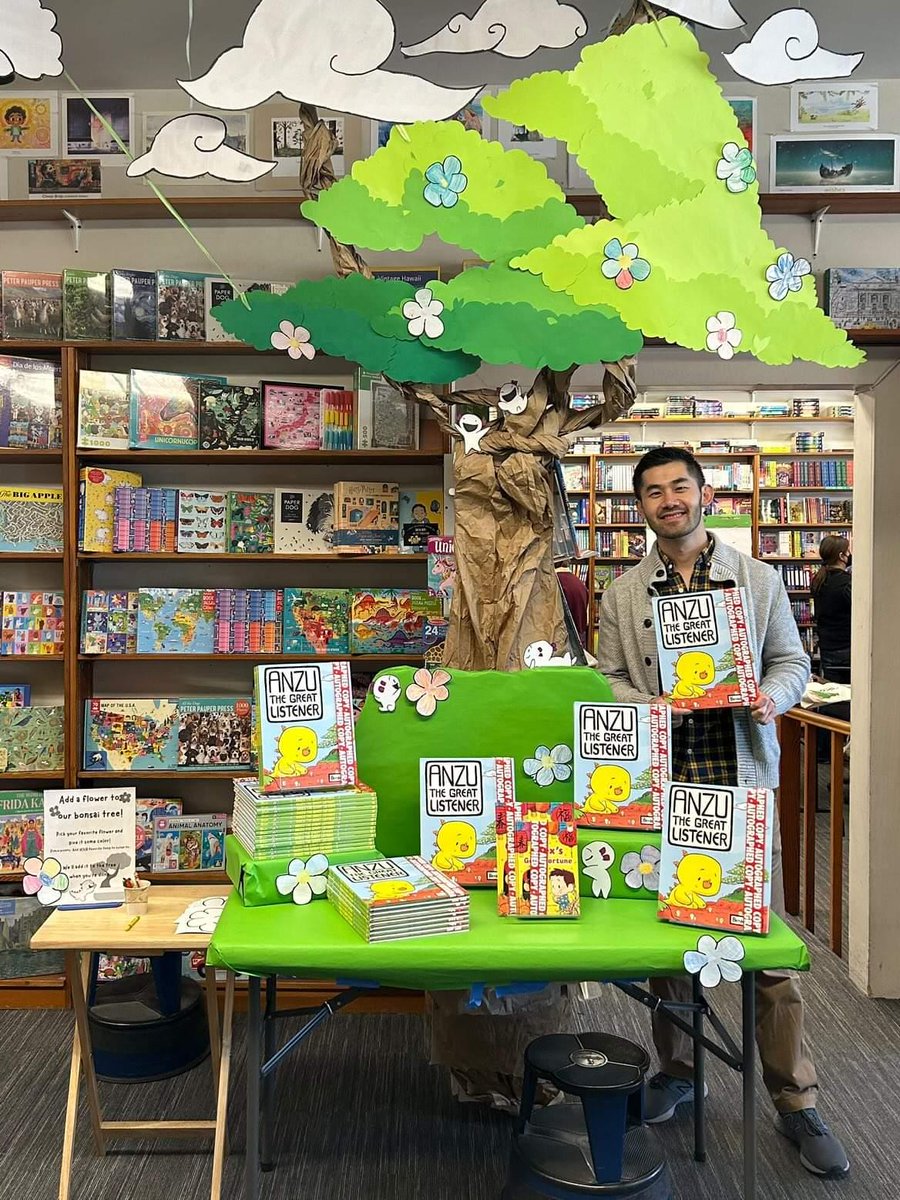 bshum79's tweet photo. Thank you @ChildrensBW_LA, #TeachAAPI &amp; the booksellers for a great event &amp; this amazing bonsai! Get your signed copy of #anzuthegreatlistener 

https://t.co/yfXrXAjpsh https://t.co/igCcuN4e5Z
