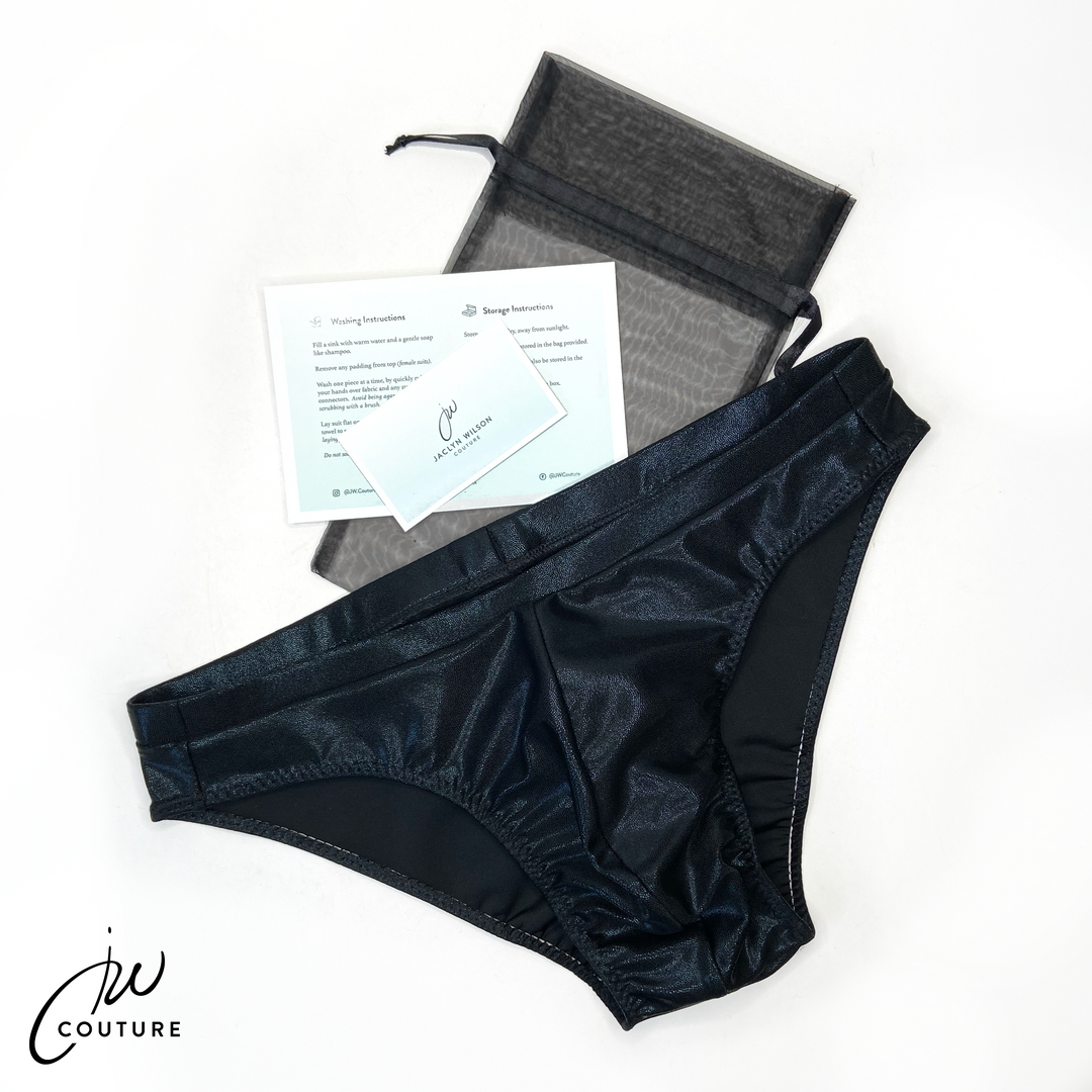 Jaclyn_Wilson's tweet photo. Updated!! We all know the Classic Physique trunks are an ever evolving style. Last year we started offering 2 versions, the common style with no front seam and slightly longer sides (traditional), and the newest smaller version (modern) which has a front seam and short sides. 

P https://t.co/ht9wyPVFa9