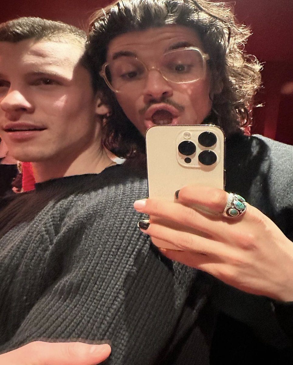 shawn mendes updates 🌤 on Twitter "📸 Shawn Mendes with Mike Sabath in