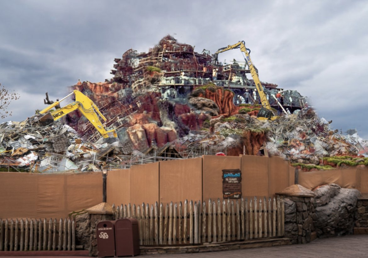 FakeDisneyFact's tweet photo. Whoopsie!! Disney accidentally tears down Splash Mountain a day early https://t.co/MPj3YLecB9