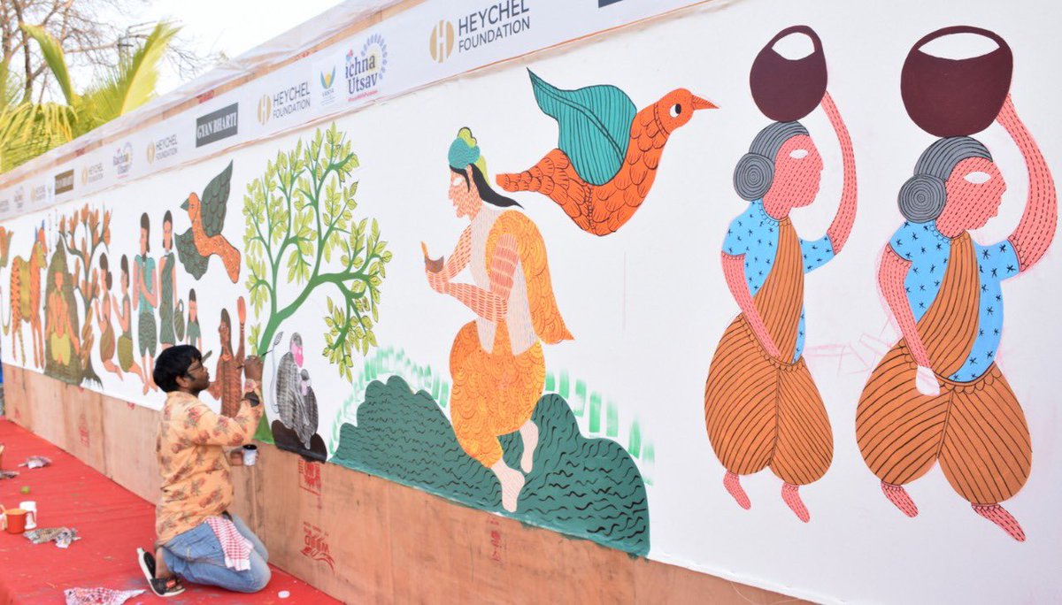 MinOfCultureGoI's tweet image. @igrms &amp;amp; Heschel Foundation organized  #RachnaUtsav on 21st &amp;amp; 22nd Jan’23 at the coastal village open-air exhibition complex. To promote tribal art and culture, 35 Gond artists to create a 75m long World longest Gond Painting.

#AmritMahotsav #GondArt

(1/2)