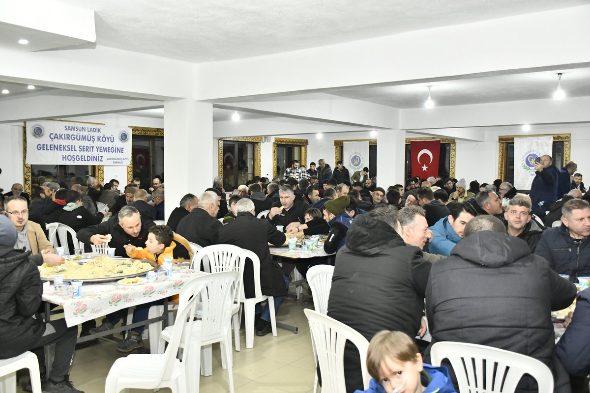 NYOzel55's tweet photo. Çakırgümüşlü hemşehrilerimin bereketli sofralarına konuk olduk 😊

Sıcak karşılama, keyifli muhabbet ve misafirperverlikleri için kendilerine teşekkür ediyorum. Rabbim bu güzel birlikteliğimizi daimi eylesin.

#ladik #çakırgümüş #serit https://t.co/UJEU3xRwhz