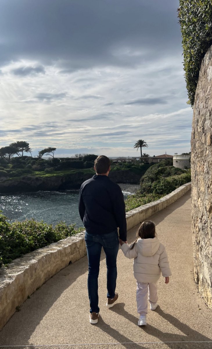 Semmieeef1's tweet image. im not crying