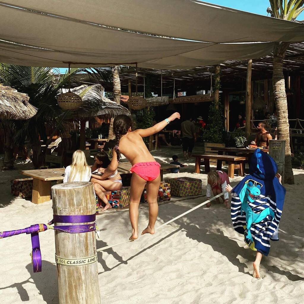 outqore's tweet photo. The joy of watching these little stars unleash their inner monkey 🐒 on our awesome slacklines by @gibbonslacklines at @kitebeachcenter.uaq 🌞 
Starting young is always easier nevertheless enjoyable for all!
____________________
#outqore #playmore #gibbonslacklines #balance #f… https://t.co/5Ty8NKkWW8
