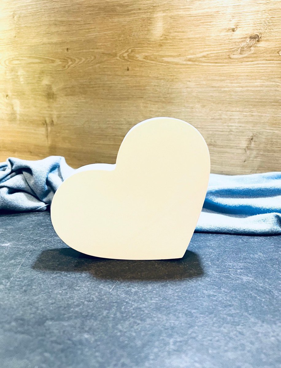 mrsfannycreate's tweet photo. Deko Herz  - weiß - aus Beton / Raysin gegossen - Geschenkidee - Dekoherz - https://t.co/5H22Gt3RU5

#dekoherz #muttertag #valentinstag #diy #handmade #betonherz https://t.co/E0tayWtjqS