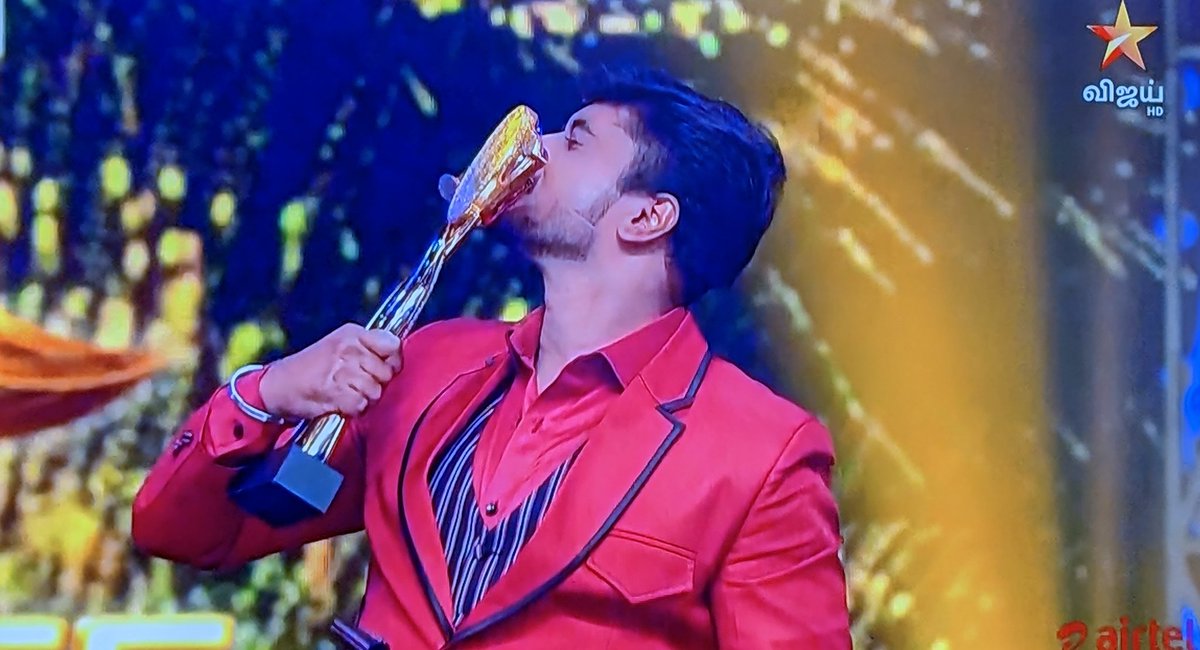 Spread_Love31's tweet photo. Congratulations #Azeem 🥰🥰🫰🏻🫰🏻❤️❤️❤️

Title Winner of #BiggBossTamil6 😍🎊🏆💥 

#BiggBossTamil #BB6WinnerAzeem 
#MakkalNayaganAzeem #Kathir #Mani
#Dhana #Ayesha #Queency #Adk https://t.co/dWp9kStNWj