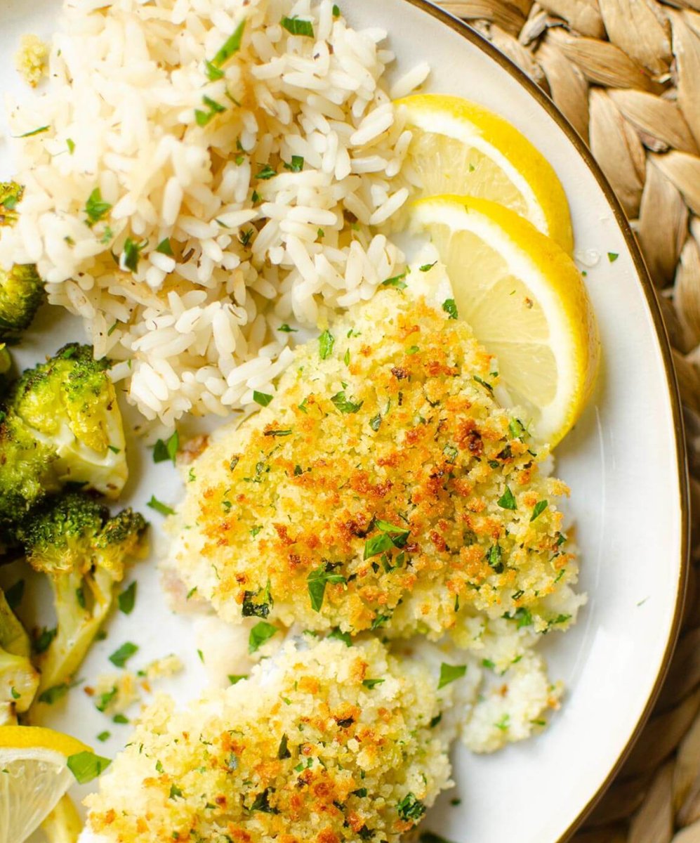 Living_Lou's tweet photo. Panko crusted cod - ready in 15 minutes and incredibly tasty!  Check out the recipe that uses cod, panko breadcrumbs, parsley, garlic and lemon. 📌

RECIPES: https://t.co/ljJuSQIZw9
#RecipeOfTheDay #deliciousfood https://t.co/9ftg1JTN0Q