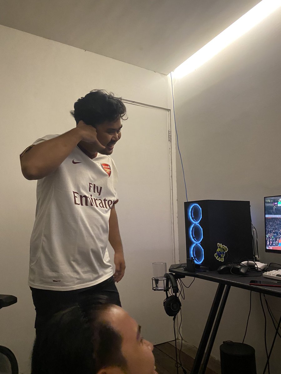 danramadhann's tweet photo. Halftime 1:1 https://t.co/CGboltfOoA
