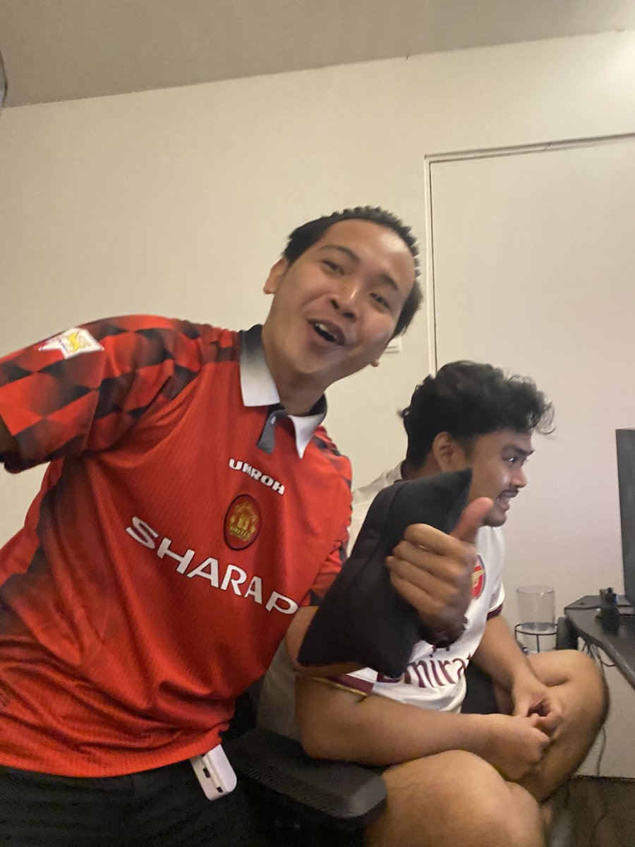 danramadhann's tweet photo. Halftime 1:1 https://t.co/CGboltfOoA