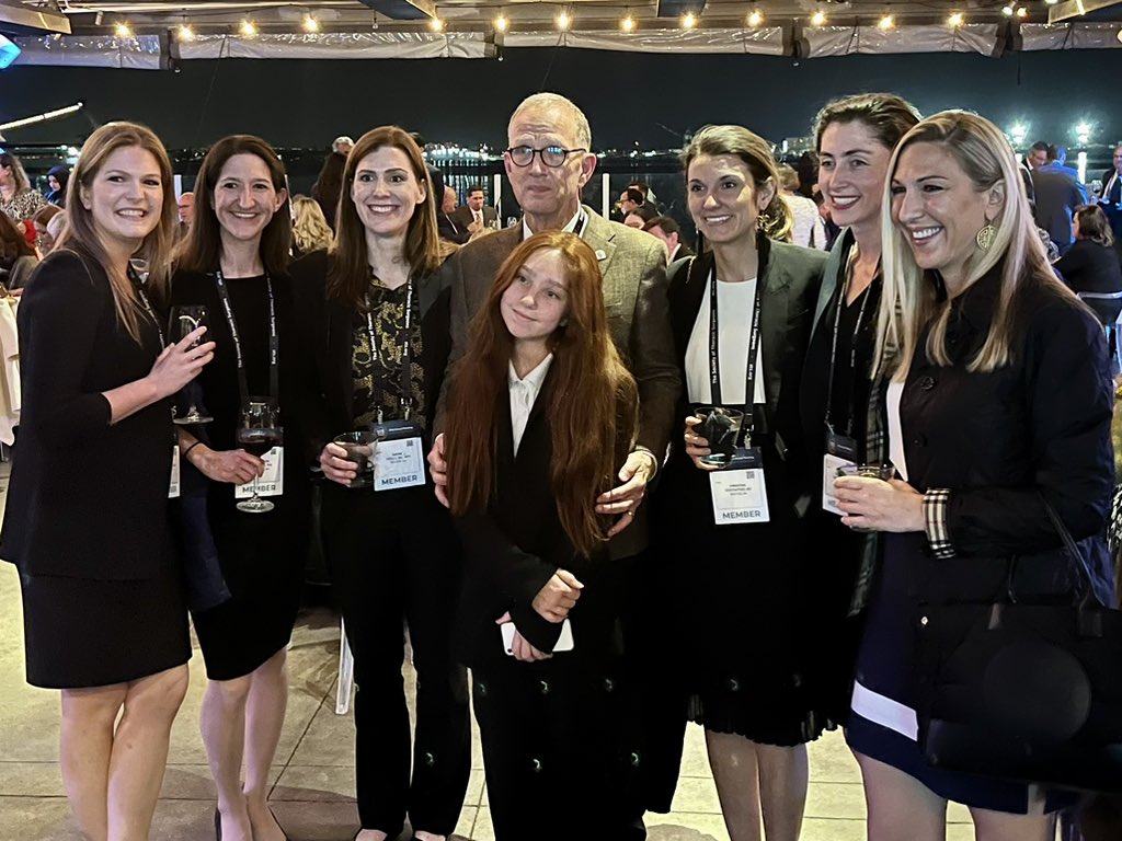 A bunch of amazing MGH future Cardiothoracic Surgeons hanging out with President Calhoon.