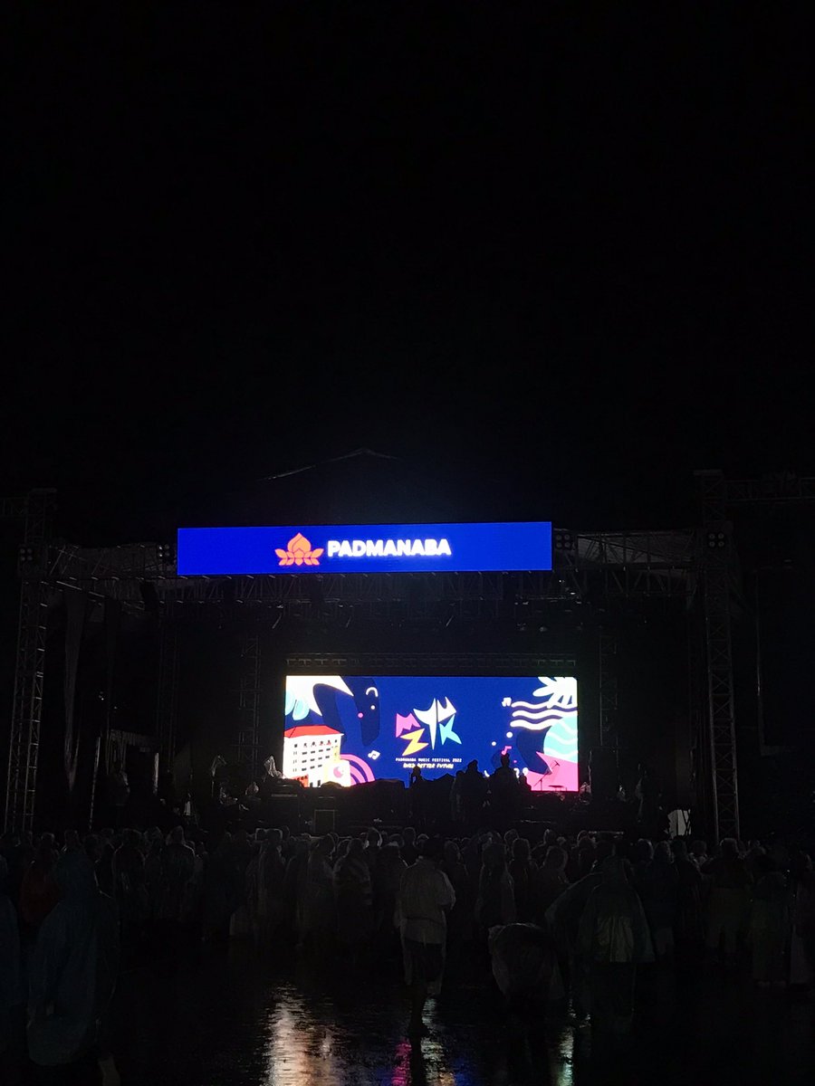 wildadotcom's tweet image. 6. Sheila On 7 #backupsinger #sheilaon7 #sheilagank