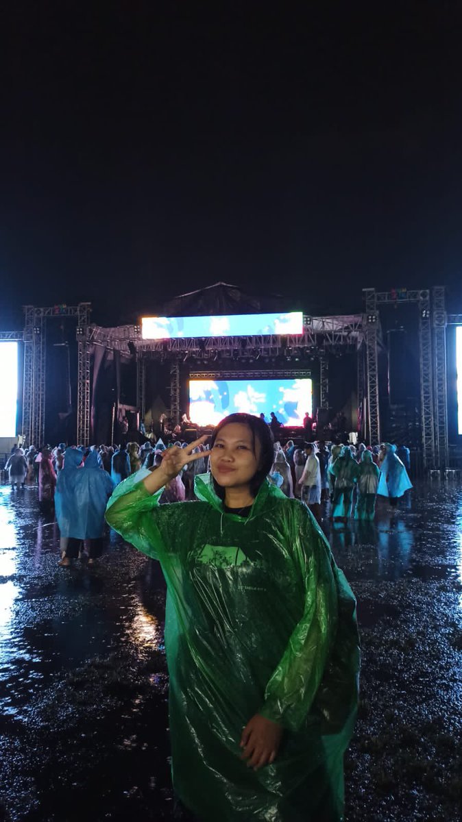 wildadotcom's tweet image. 6. Sheila On 7 #backupsinger #sheilaon7 #sheilagank