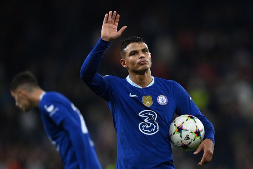 lasource75006's tweet photo. 🚨🎙️Est ce que Thiago Silva aurait encore sa place aujourd’hui au PSG en tant que titulaire et capitaine ? https://t.co/ZsuvUzOxOT