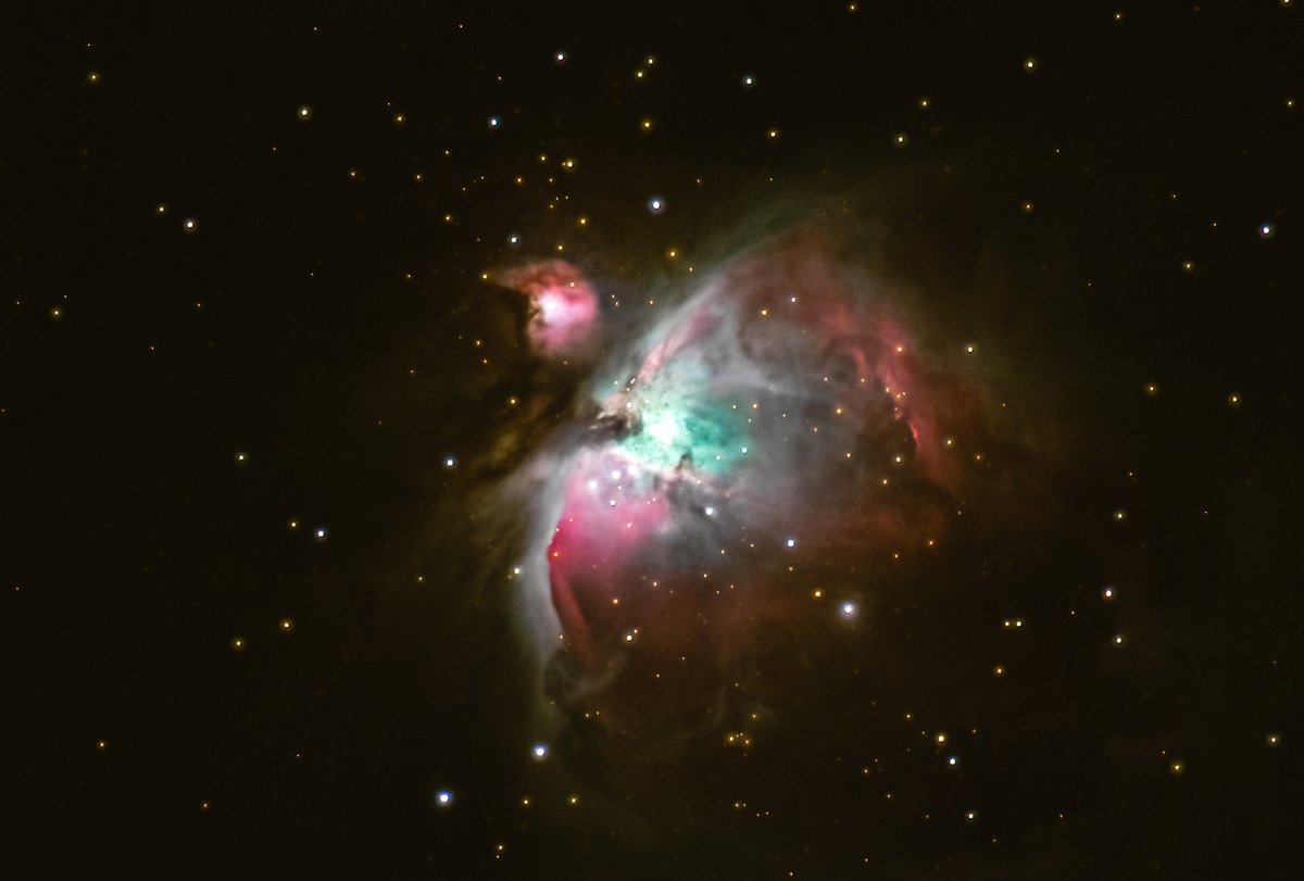 TomLast's tweet photo. Orion Nebula. Quick 15 shot stack taken 19/1/23 from Llandegfan. Canon EOS R6, RF800 f11 (yes f11) 60 sec exposures on Star Adventurer GTi tracker @ iso 1600
#canonr6 #rf800mmf11 #staradventurer #witns #astrophotography #nebula #orion #benrouk #astrogogs https://t.co/XULb48tiS8