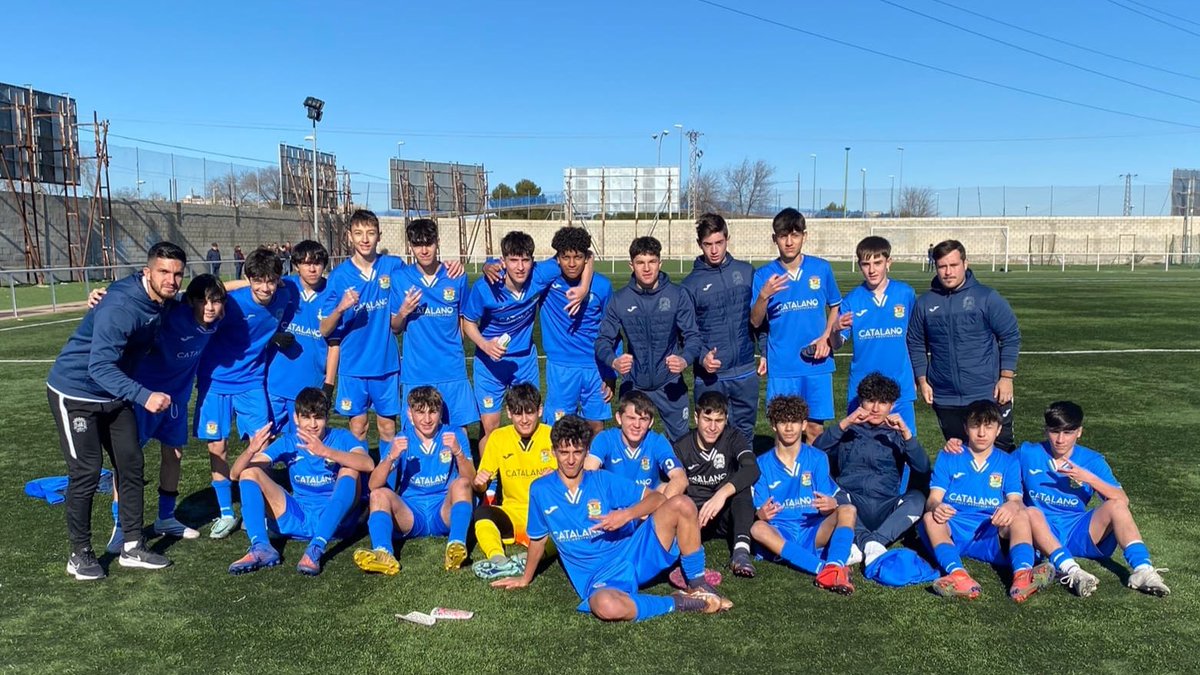 FuenlaCantera's tweet photo. 🌱 CADETE | Nuestro Cadete C vence sin encajar en la visita del Santa Bárbara Getafe 💪💪

El encuentro terminó con un marcador de 3-0 a nuestro favor 👏🤩💙 https://t.co/UTAGmNYyiJ