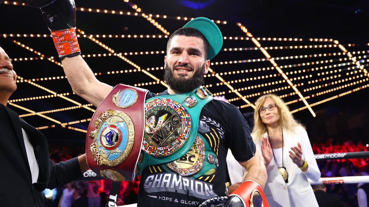 AmadeusTVde's tweet image. Boxen: Am Samstag ab 20 Uhr nur bei BILD – Hier K.o.-Maschine Beterbiev live sehen! | Sport #boxen #Boxkampf #FuryTyson #KlitschkoWladimir #Schwergewicht #Sportlive #Sport-Events 
Weiterlesen&amp;gt; tinyurl.com/2ojrnbrj