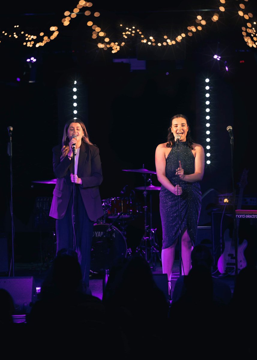 Lauren Dunwell tweet media